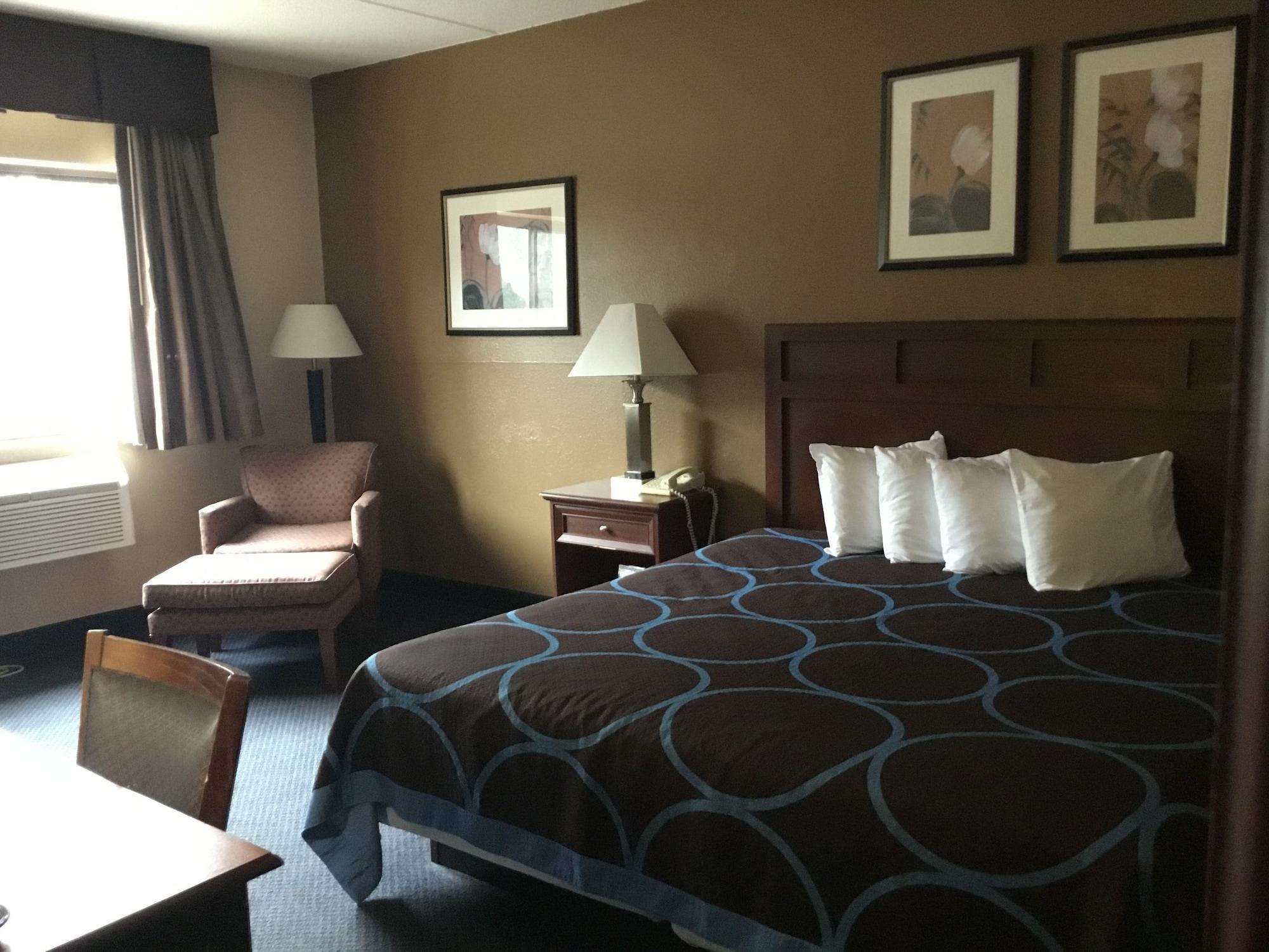 Super 8 By Wyndham Manchester Airport Exterior photo